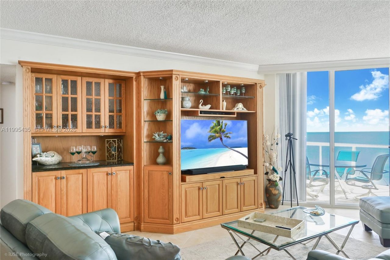 16425 Collins Ave , Unit 1212, Sunny Isles Beach, FL 33160 Photo