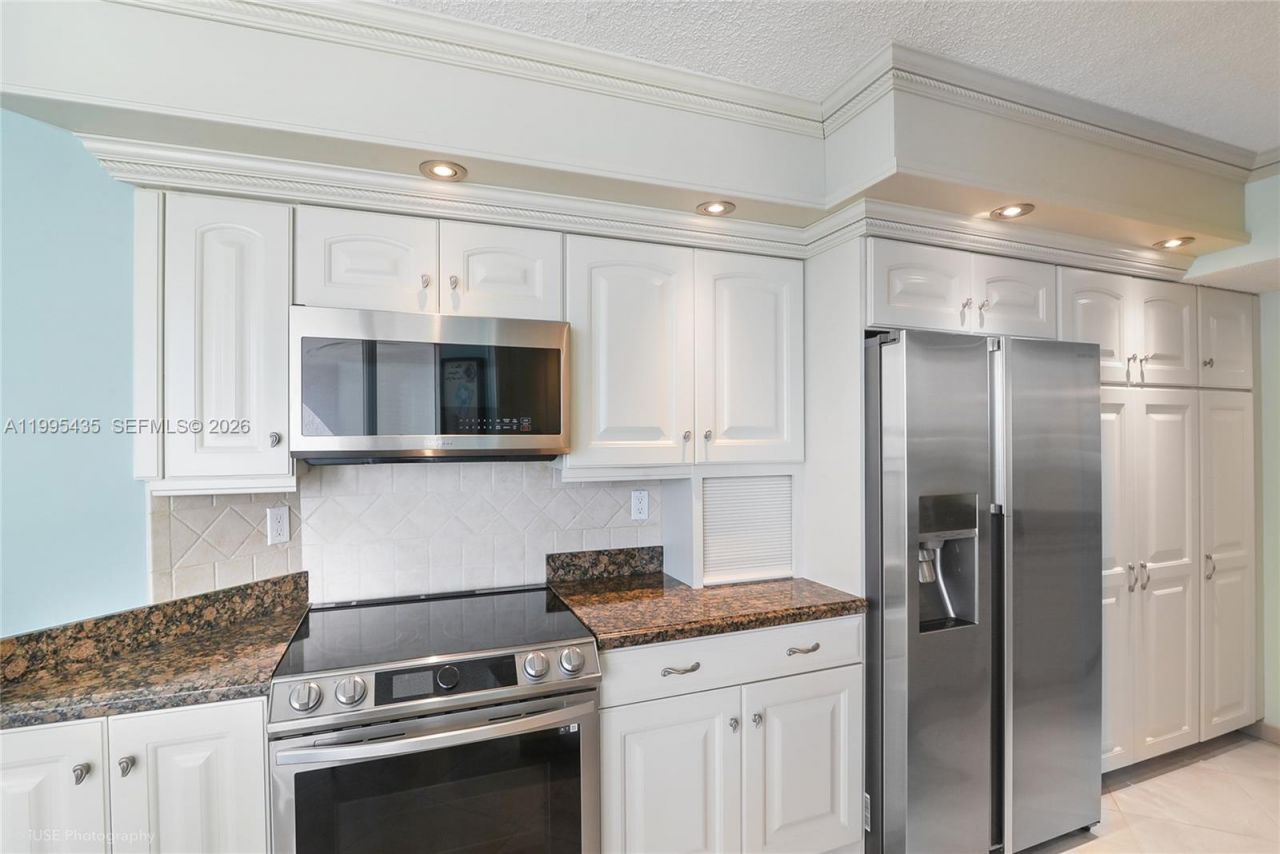 16425 Collins Ave , Unit 1212, Sunny Isles Beach, FL 33160 Photo