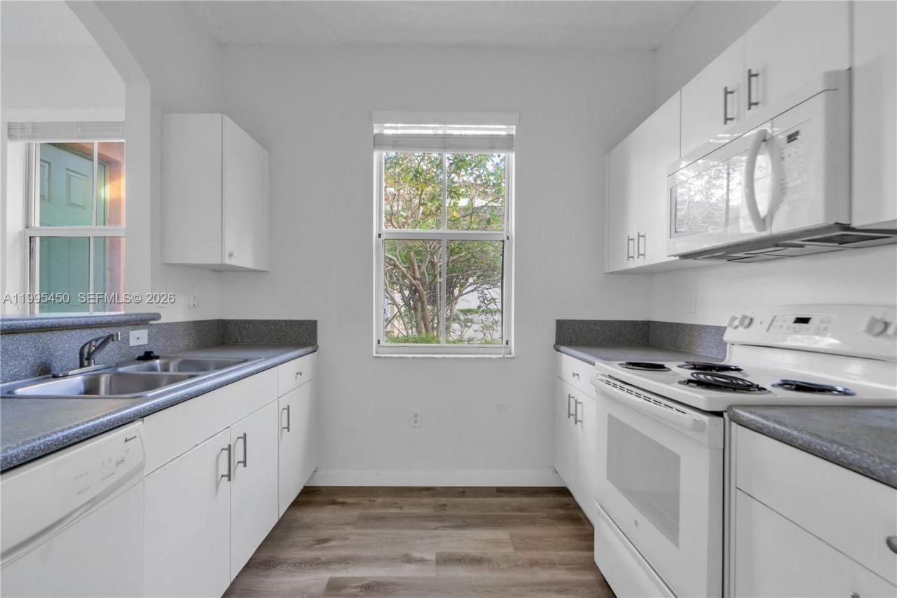 963 NE 42nd Ter , Unit 963, Homestead, FL 33033 Photo