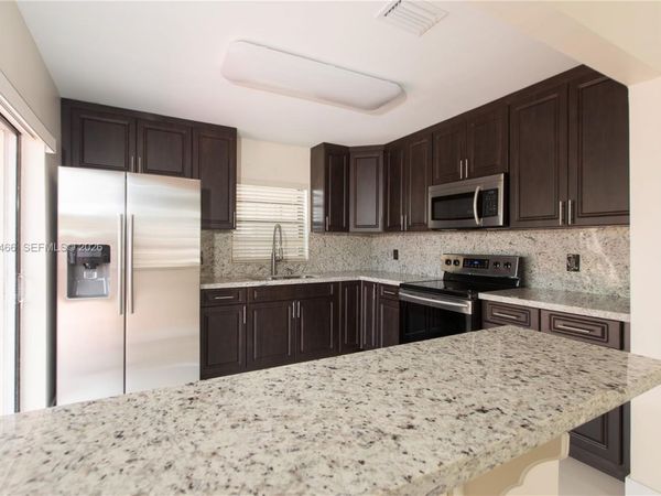 3832 SW 89th Ct , Miami, FL 33165