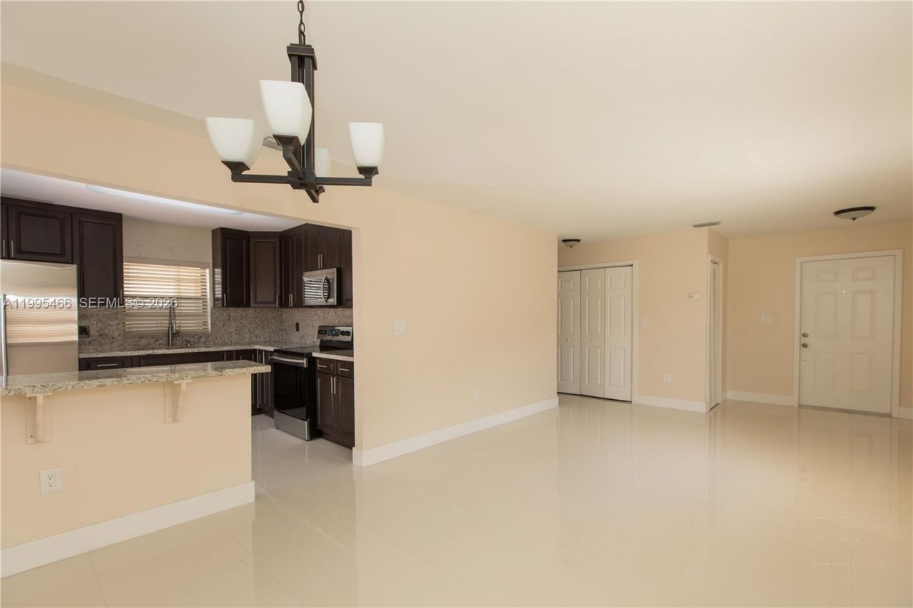 3832 SW 89th Ct , Miami, FL 33165 Photo