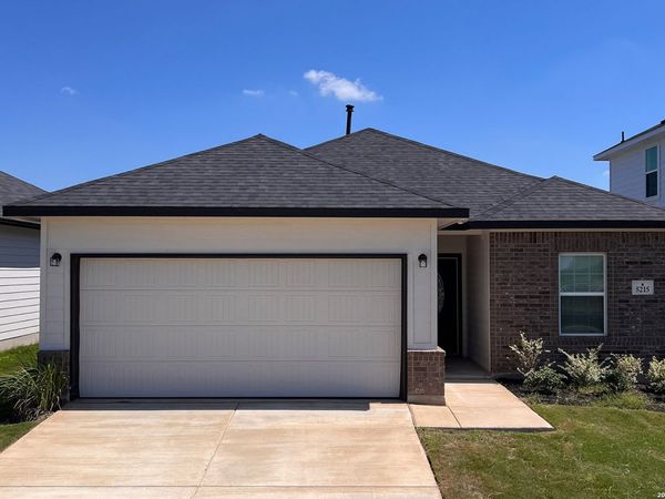 5215 Olene Flats, Von Ormy, TX 78073