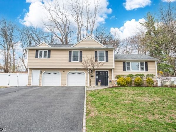 43 Pinchbrook Dr, Florham Park, NJ 07932