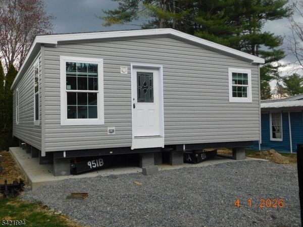 64 Back Street, Oxford, NJ 07863