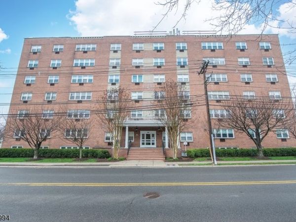 465 Valley St, Unit 3M, Maplewood, NJ 07040