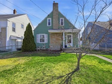 2733 Woodlawn Avenue , Niagara Falls, NY 14301