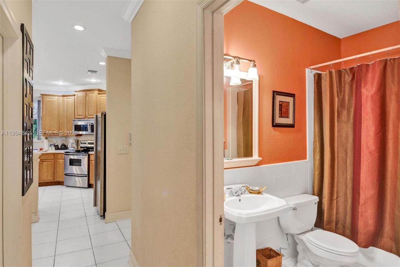 1451 SW 52nd Way , Plantation, FL 33317 Photo