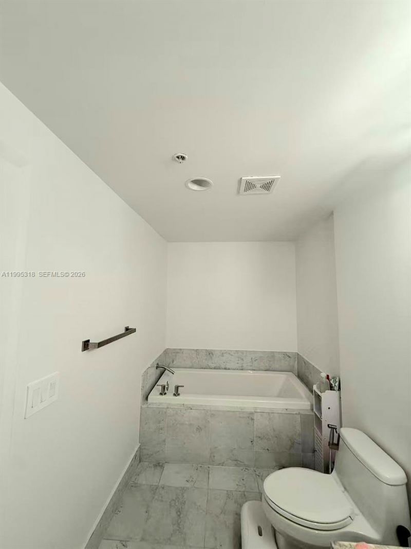 244 Biscayne Blvd , Unit 3206, Miami, FL 33132 Photo