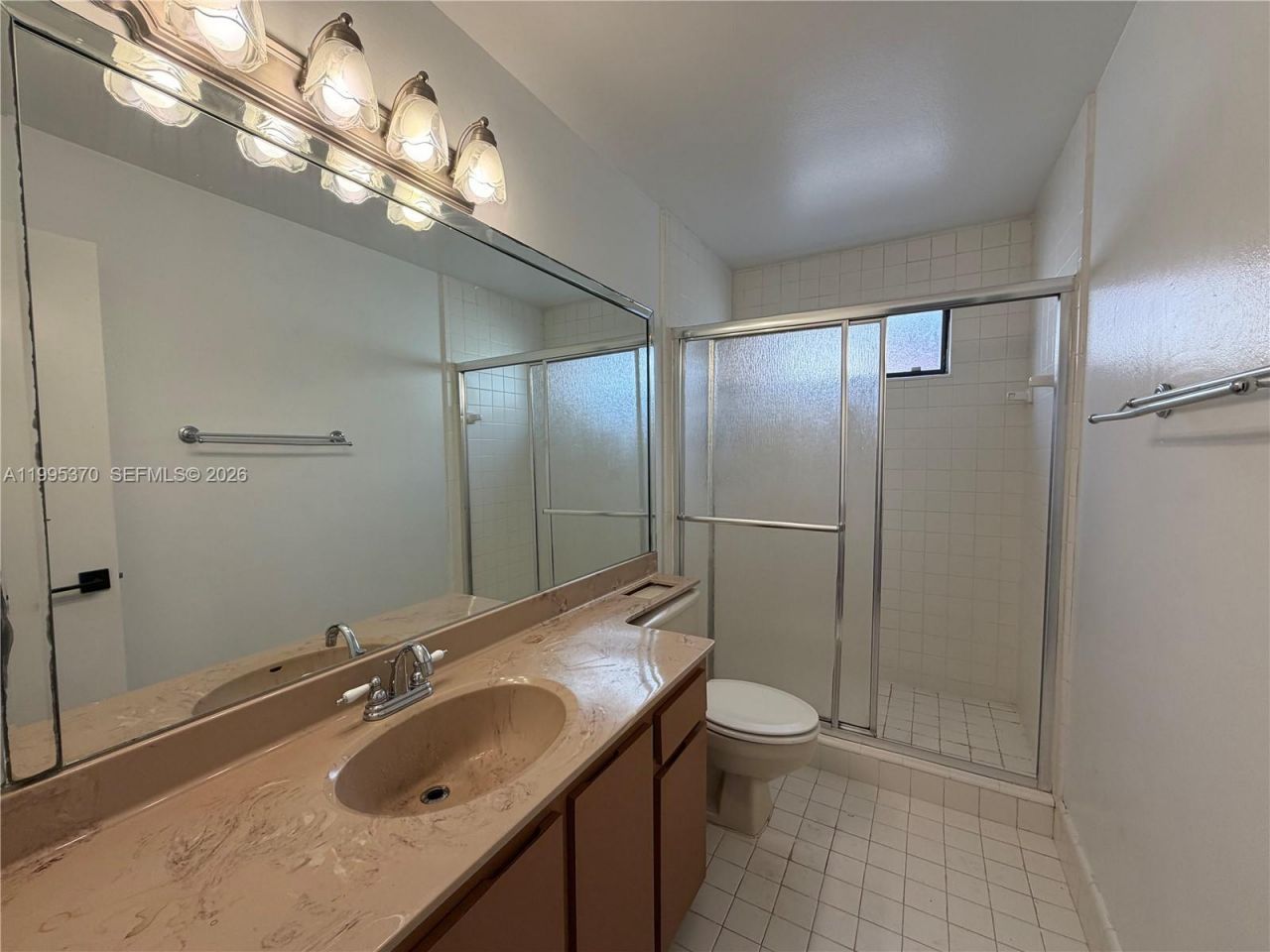 323 Ives Dairy Rd , Unit 343-05, Miami, FL 33179 Photo