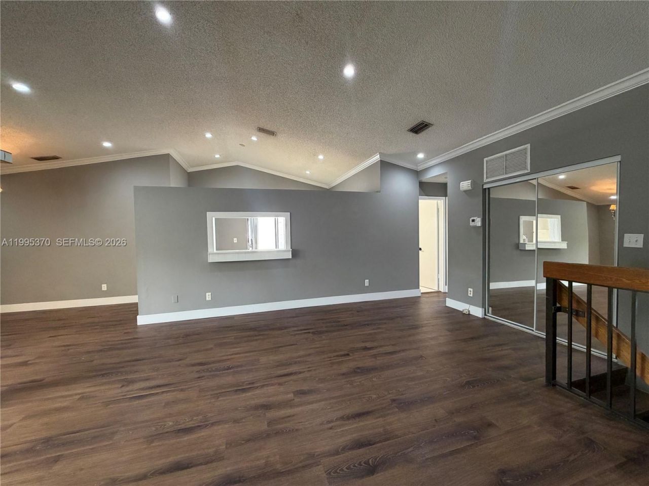 323 Ives Dairy Rd , Unit 343-05, Miami, FL 33179 Photo