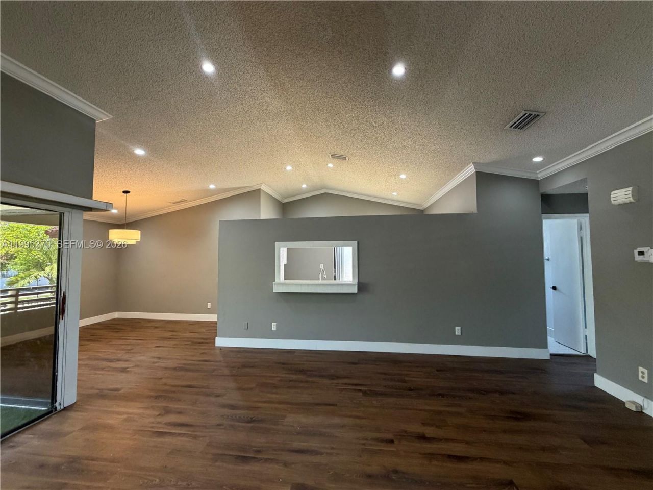 323 Ives Dairy Rd , Unit 343-05, Miami, FL 33179 Photo