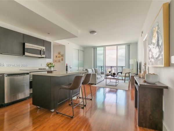 90 SW 3rd St , Unit 3806, Miami, FL 33130