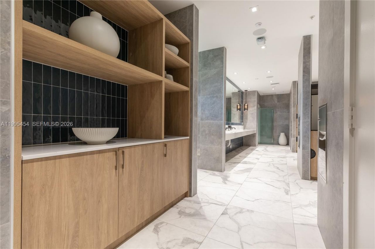 90 SW 3rd St , Unit 3806, Miami, FL 33130 Photo