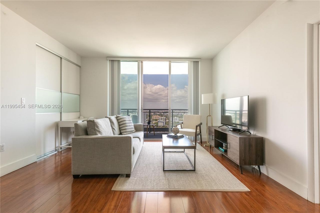 90 SW 3rd St , Unit 3806, Miami, FL 33130 Photo