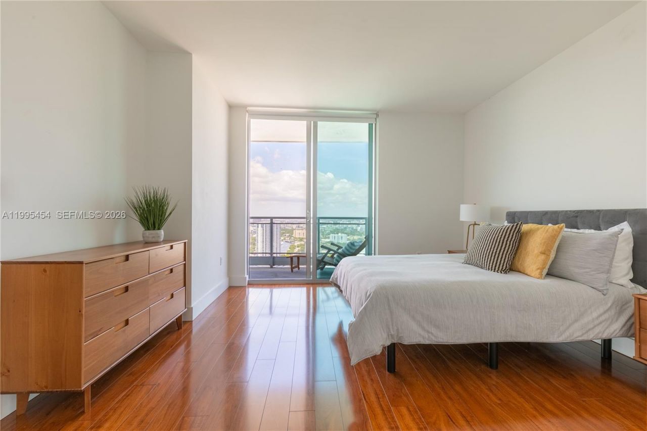 90 SW 3rd St , Unit 3806, Miami, FL 33130 Photo