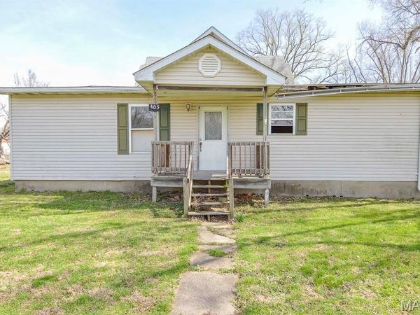 405 Academy Street , Pocahontas, IL 62275