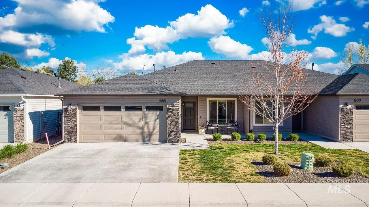 1688 E Ringneck St, Meridian, ID 83646 Main Photo