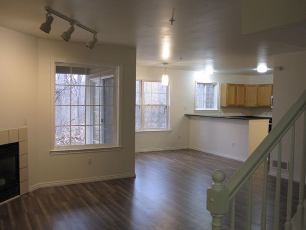 3055 Barclay Way, Ann Arbor, MI 48105