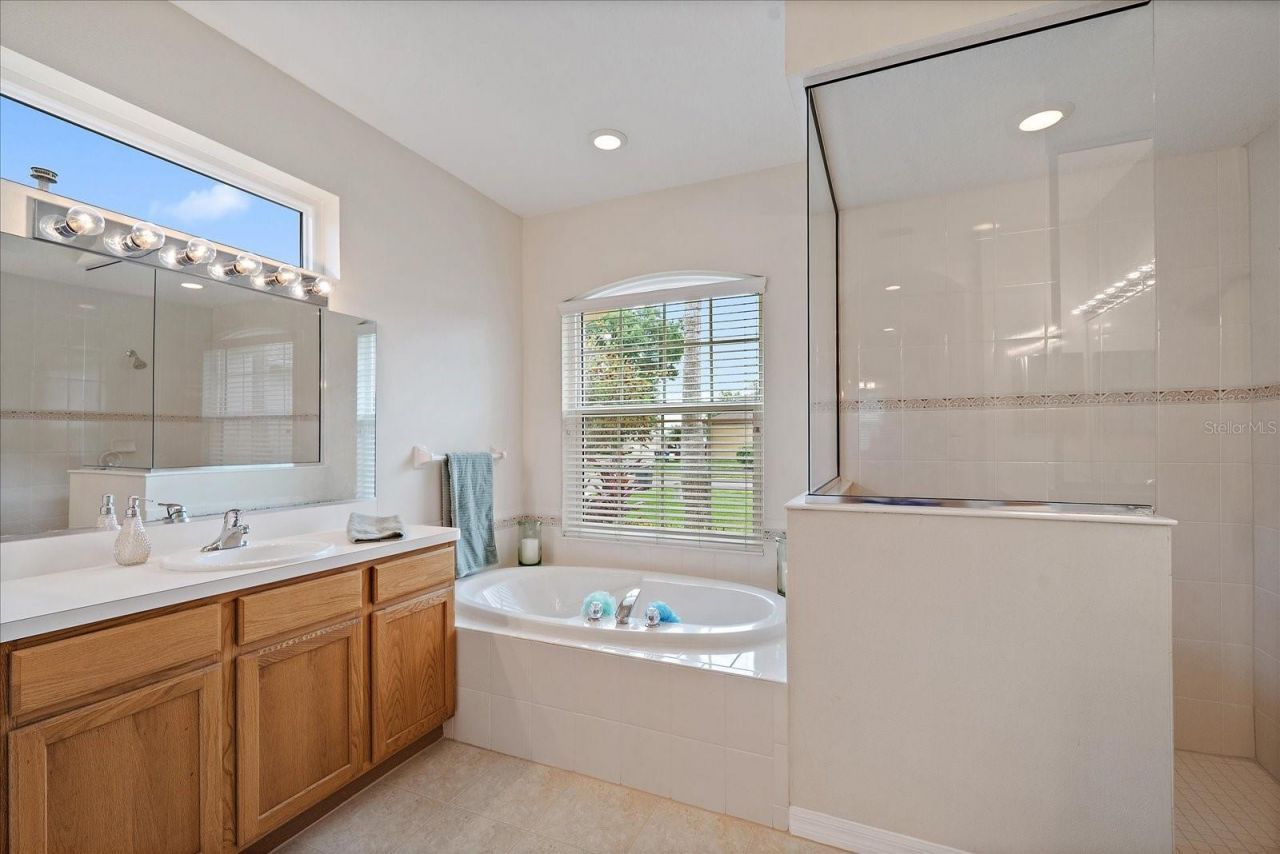 6651 63rd Terrace E, Bradenton, FL 34203 Photo