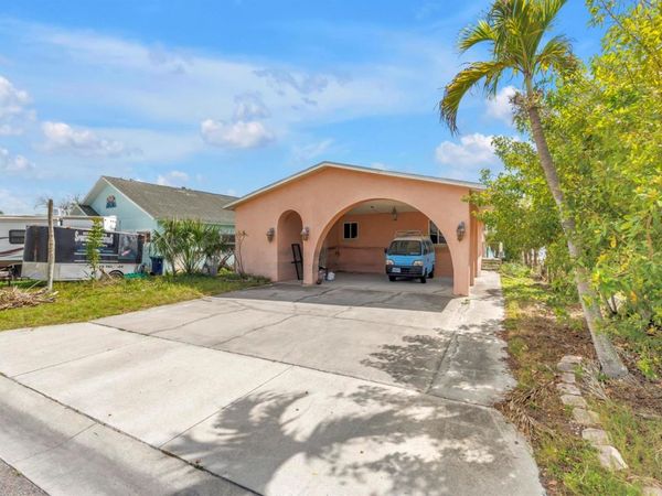 623 180TH AVENUE E, REDINGTON SHORES, FL 33708
