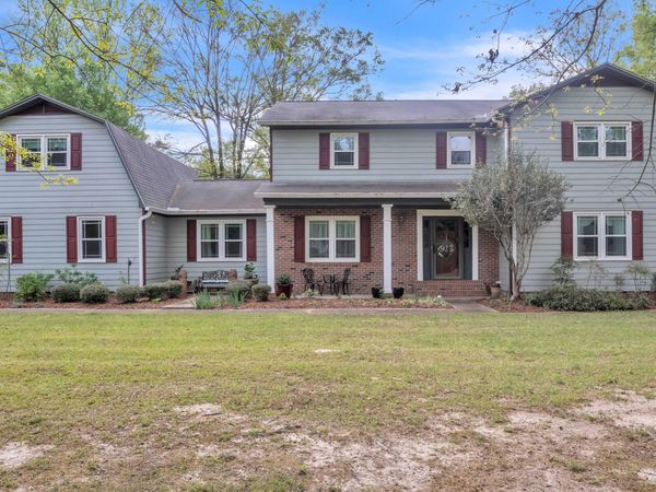 913 Southgate, Starkville, MS 39759