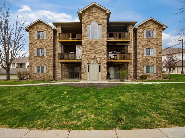 2871 Coral Court , Unit 101, Coralville, IA 52241