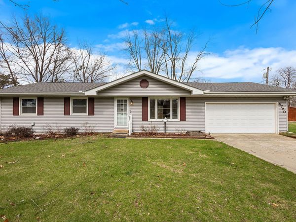 4720 E 1040 N, DeMotte, IN 46310