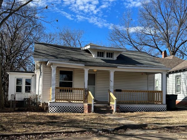634 S Poplar Street , Sapulpa, OK 74066