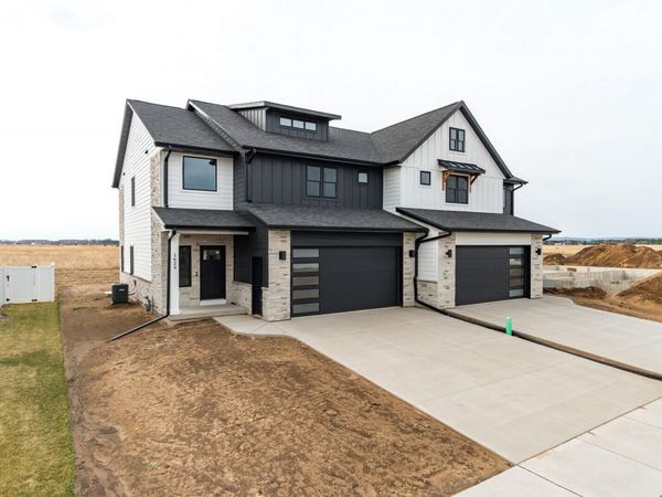 1624 Red Clover St, Holmen, WI 54636