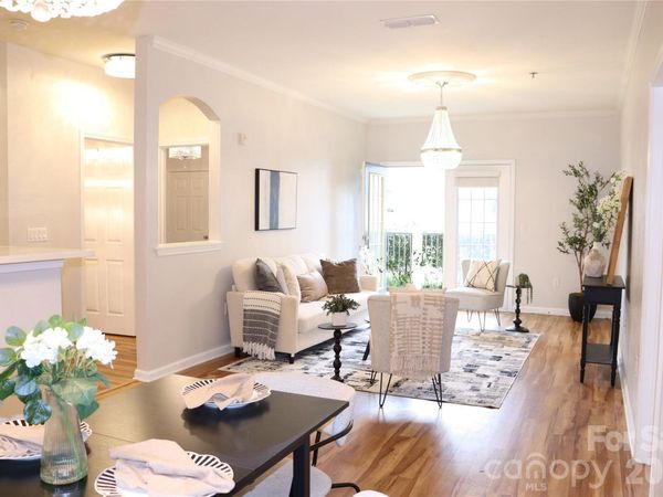 700 Vista Lake Drive , Unit 104, Candler, NC 28715