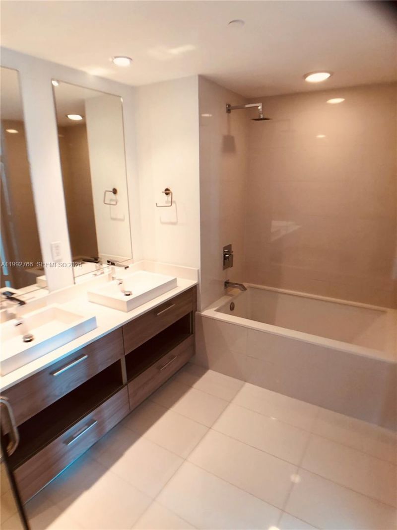 1300 S Miami Ave , Unit 4702, Miami, FL 33130 Photo