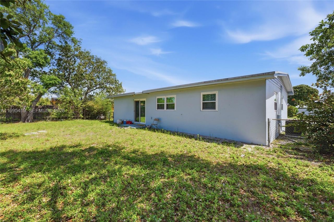 18830 NW 29th Pl , Miami Gardens, FL 33056 Photo