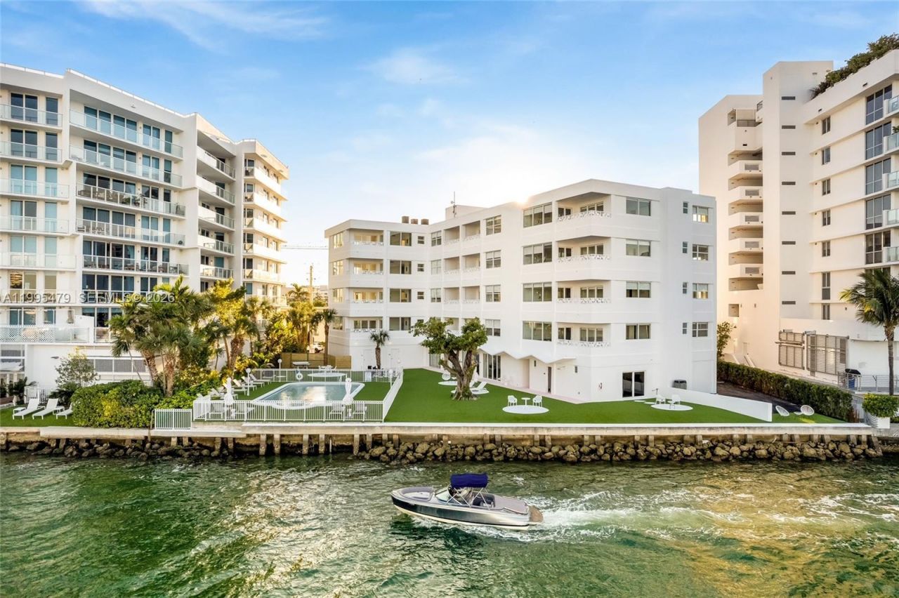 9881 E Bay Harbor Dr , Unit 401, Bay Harbor Islands, FL 33154 Photo