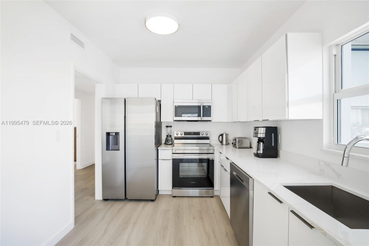 9881 E Bay Harbor Dr , Unit 401, Bay Harbor Islands, FL 33154 Photo