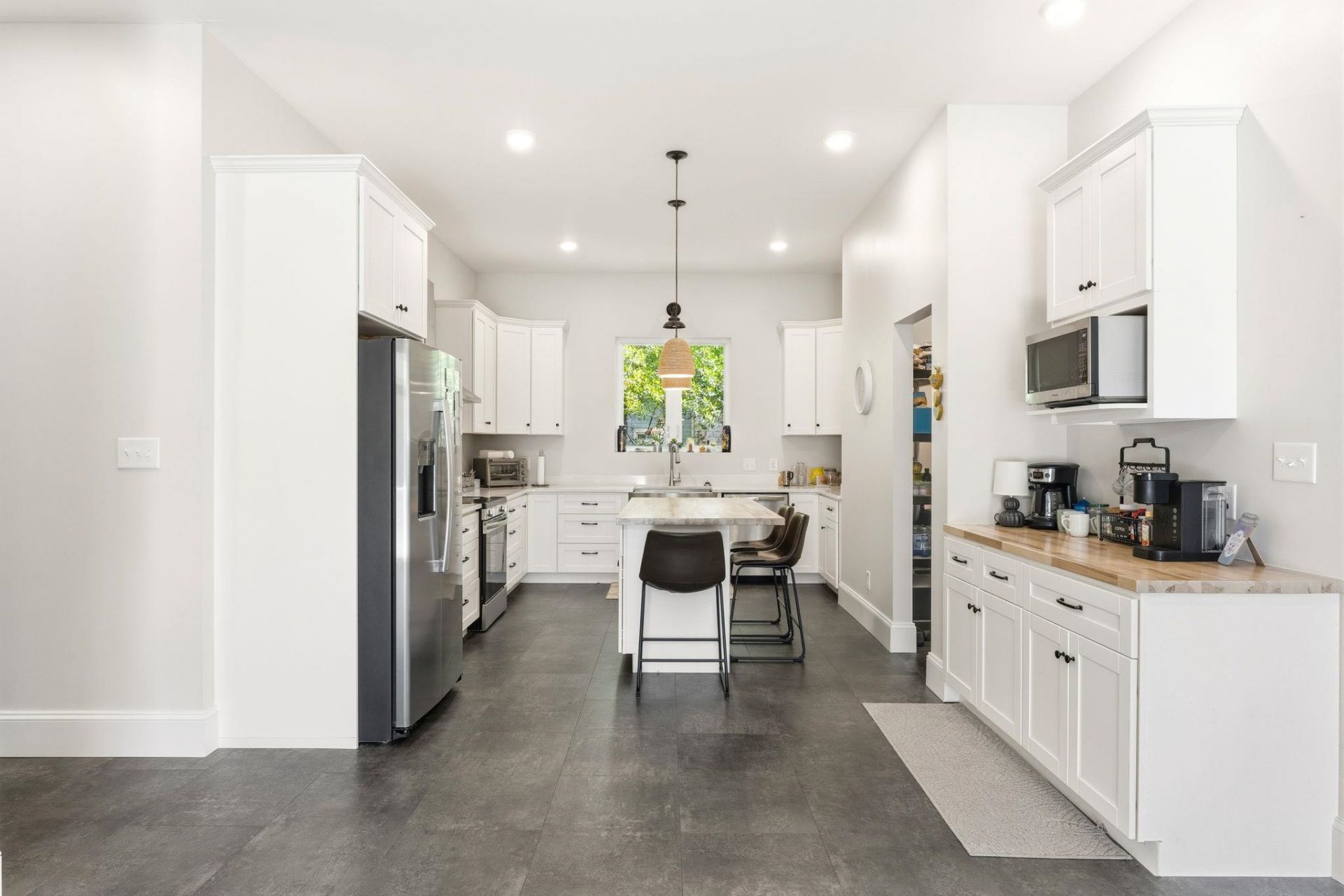 60 Madison Dr. Photo 15