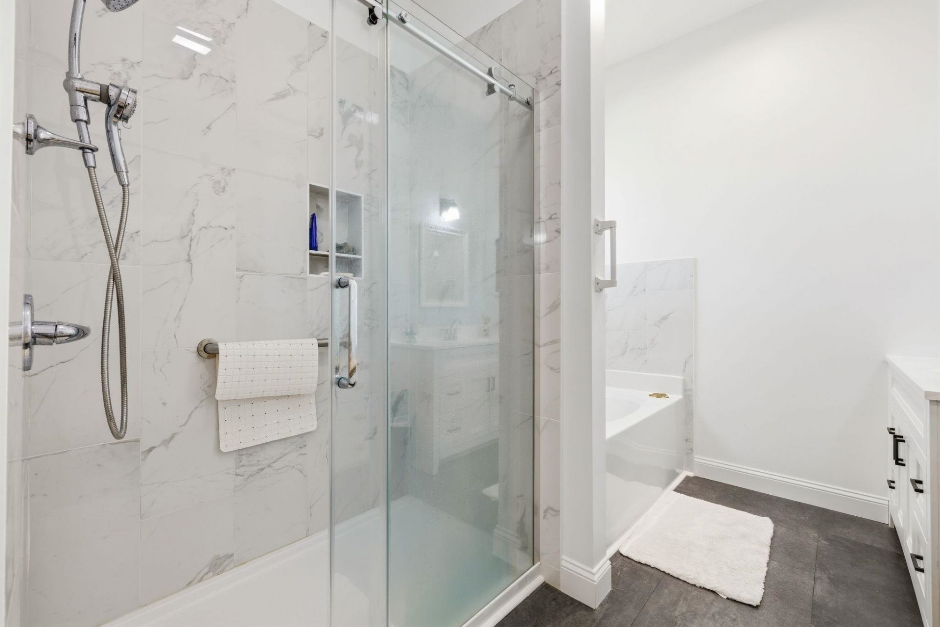 60 Madison Dr. Photo 19