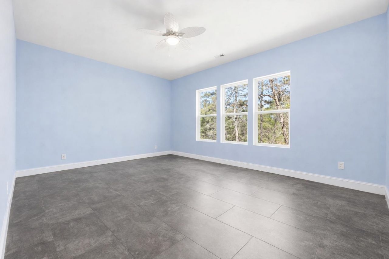 60 Madison Dr. Photo 22