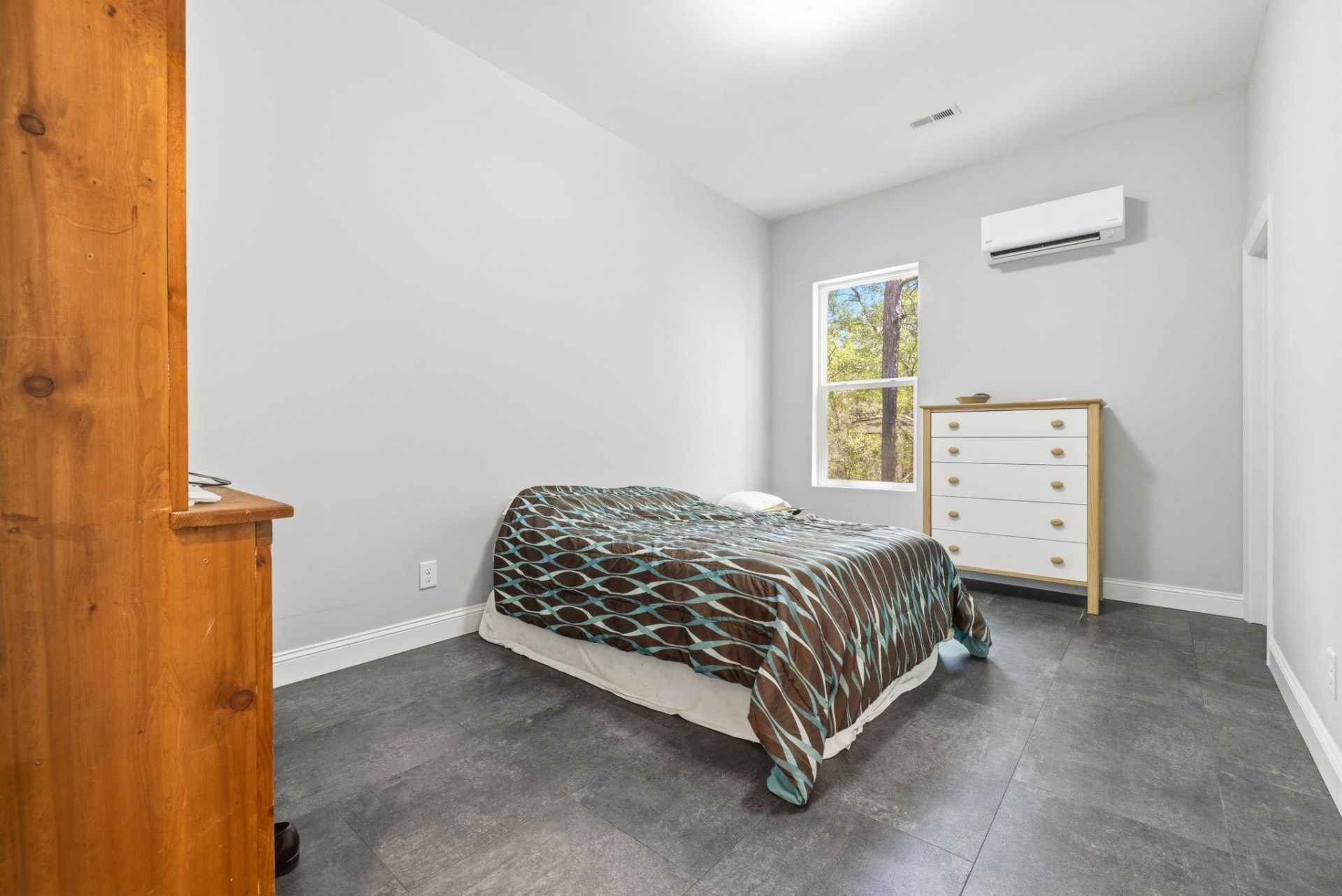 60 Madison Dr. Photo 23