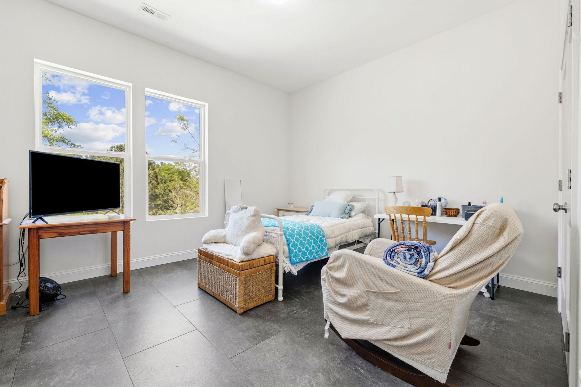 60 Madison Dr. Photo 24