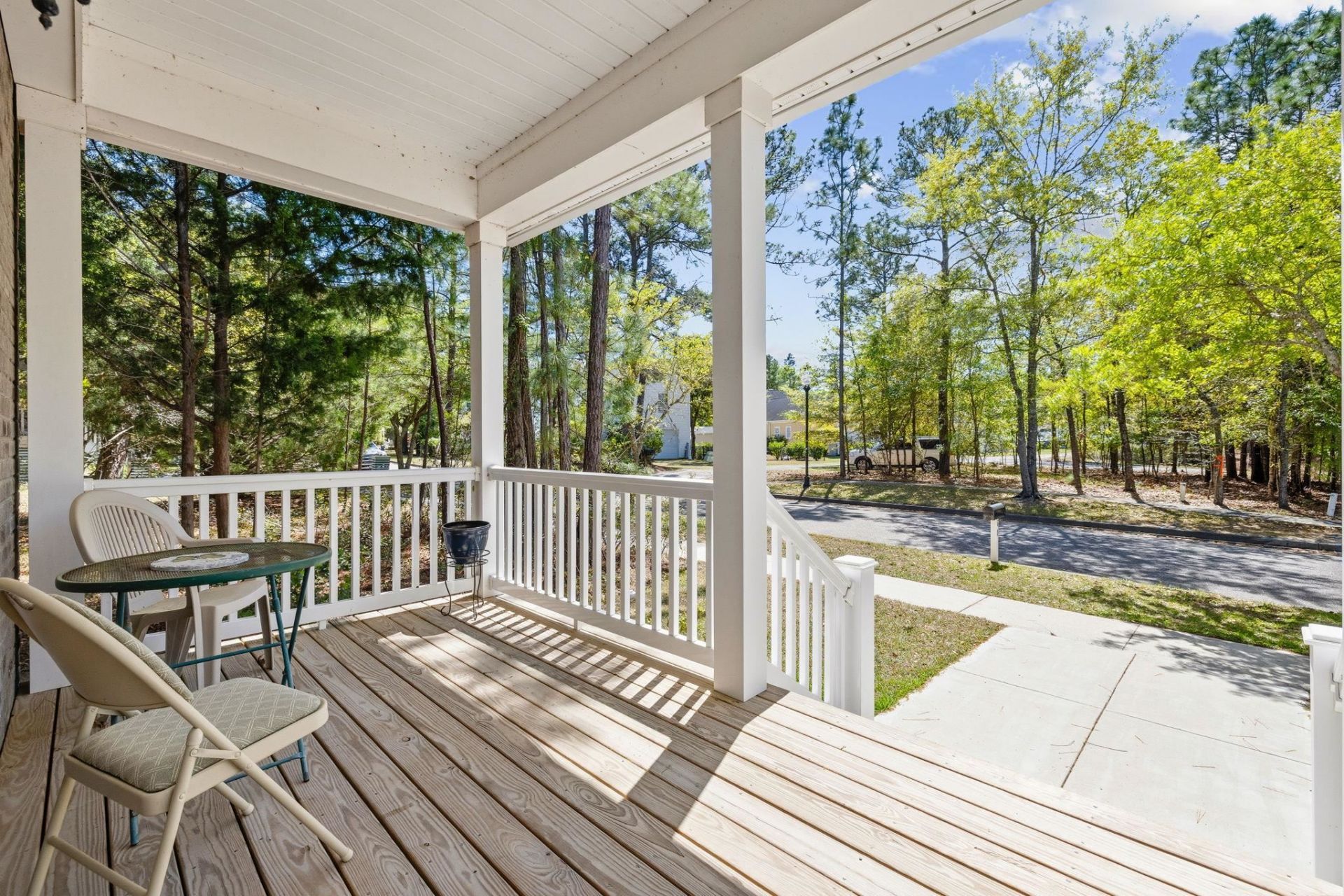 60 Madison Dr. Photo 4