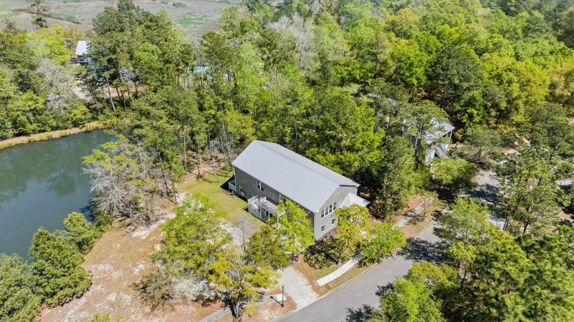 60 Madison Dr. Photo 46