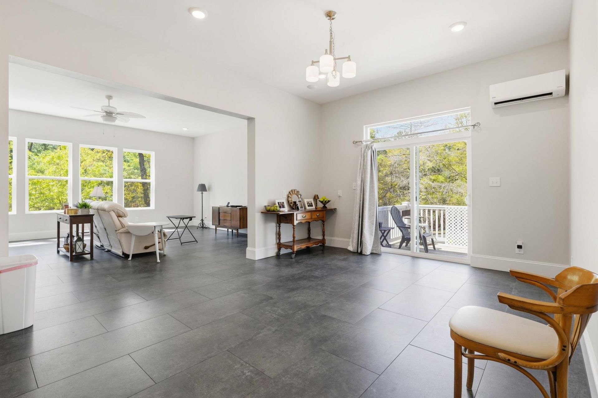 60 Madison Dr. Photo 8