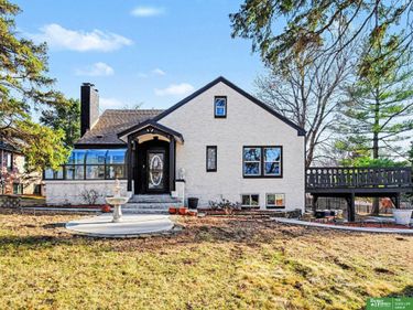 306 Bellevue Boulevard , Bellevue, NE 68005