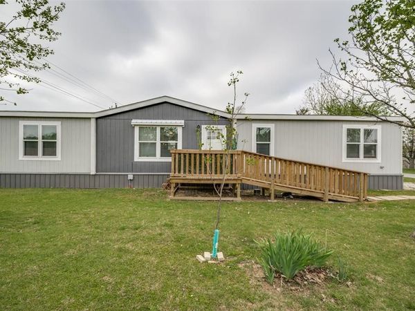 101 Shady Grove Drive, Sanger, TX 76266