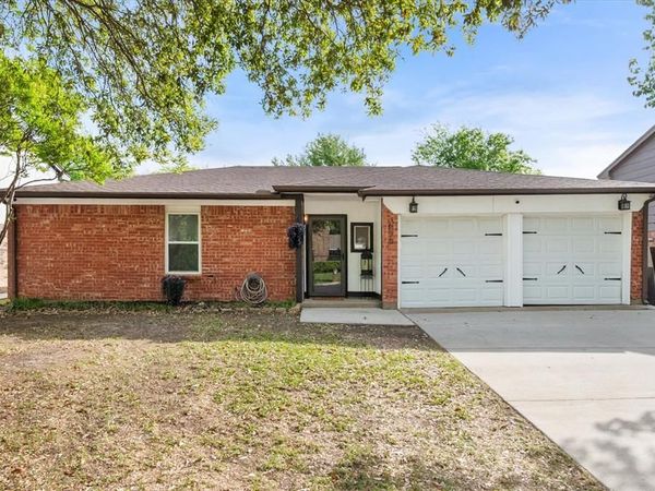 635 S Waxahachie Street, Mansfield, TX 76063