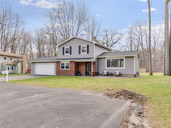 691 Regina Drive, Webster, NY 14580