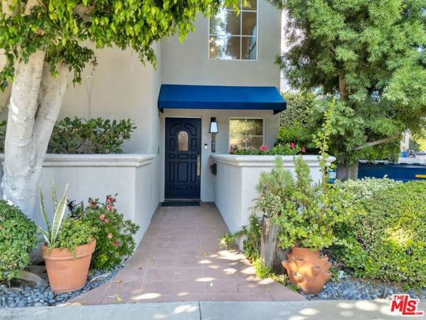 10437 Moorpark Street , Toluca Lake, CA 91602