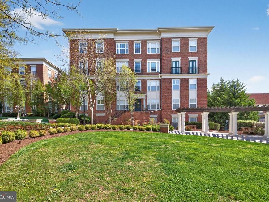 31 Booth Street, Unit 358, Gaithersburg, MD 20878 Main Photo