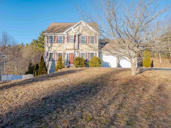 16 Pond Road, Raymond, NH 03077