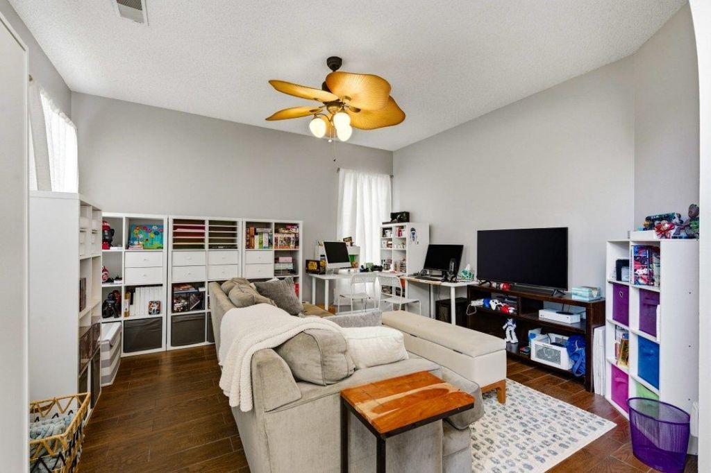 426 Blackberry Ln. Photo 8